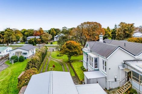 Photo of property in 18 Mills Street, Eltham, 4322