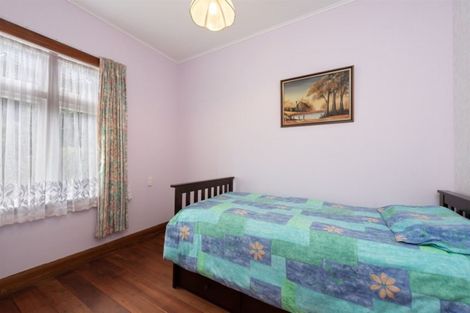 Photo of property in 16 Cave Road, Houghton Bay, Wellington, 6023