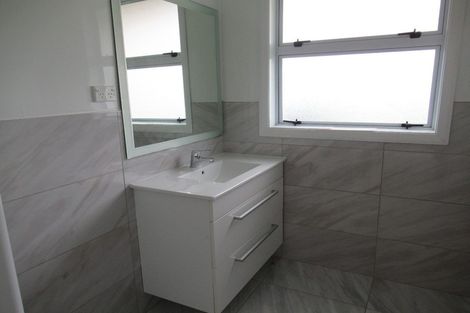 Photo of property in 32 Bartholomew Road, Levin, 5510