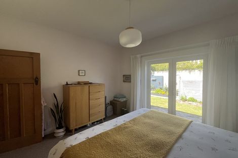 Photo of property in 12 Matipo Street, Eastbourne, Lower Hutt, 5013