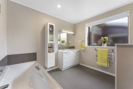 Photo of property in 74a Eatwell Avenue, Paraparaumu Beach, Paraparaumu, 5032