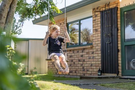 Photo of property in 15 Romana Crescent, Papamoa Beach, Papamoa, 3118