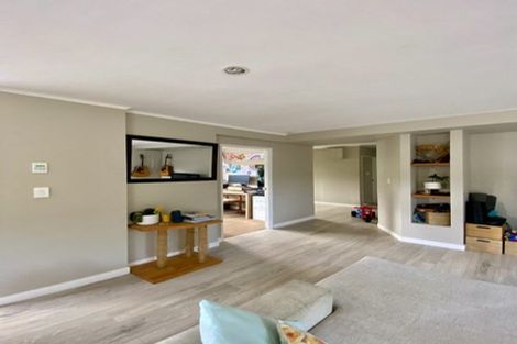 Photo of property in 52 Stillwater Crescent, Stillwater, Silverdale, 0993