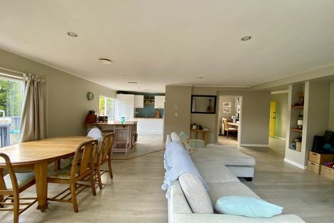 Photo of property in 52 Stillwater Crescent, Stillwater, Silverdale, 0993