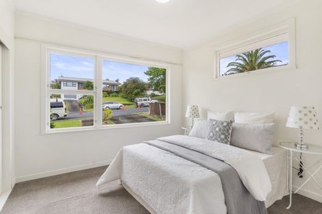 Photo of property in 29 Riverhills Avenue, Pakuranga Heights, Auckland, 2010
