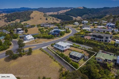 Photo of property in 106 Centennial Drive, Whitianga, 3510