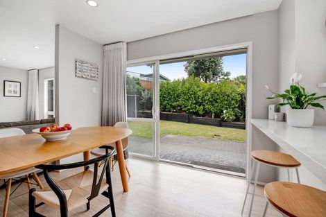 Photo of property in 2/37 Nile Road, Milford, Auckland, 0620