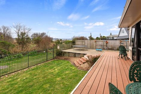 Photo of property in 10 Gemini Place, Kawaha Point, Rotorua, 3010