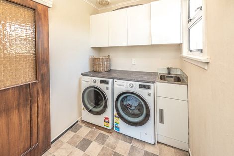 Photo of property in 24 Burns Street, Tawhero, Whanganui, 4501