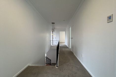 Photo of property in 5 Anchor Place, Beach Haven, Auckland, 0626