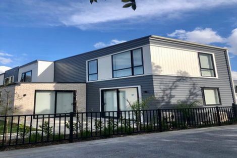 Photo of property in 2 Patariki Way, Beach Haven, Auckland, 0626