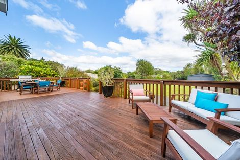 Photo of property in 29 Paekakariki Hill Road, Pauatahanui, Porirua, 5381