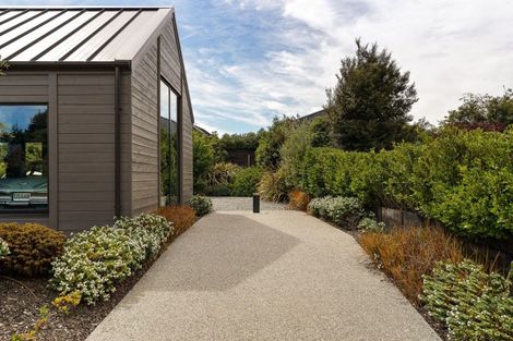 Photo of property in 8 Pendeen Crescent, Jacks Point, Queenstown, 9371