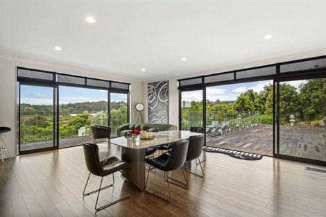 Photo of property in 16 Schopolo Place, Schnapper Rock, Auckland, 0632