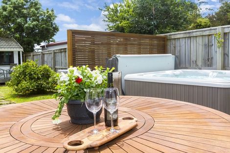 Photo of property in 27 Kentucky Street, Totara Park, Upper Hutt, 5018