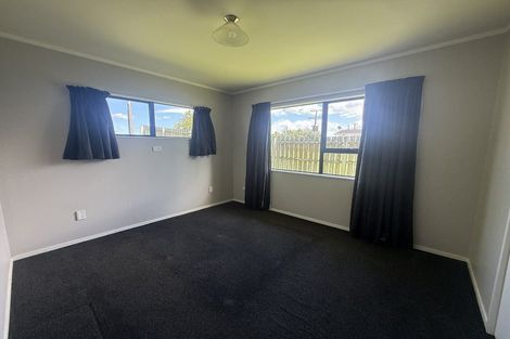 Photo of property in 13 Pyle Road West, One Tree Point, 0118