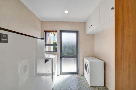 Photo of property in 10 Chatswood Grove, Fitzroy, New Plymouth, 4312