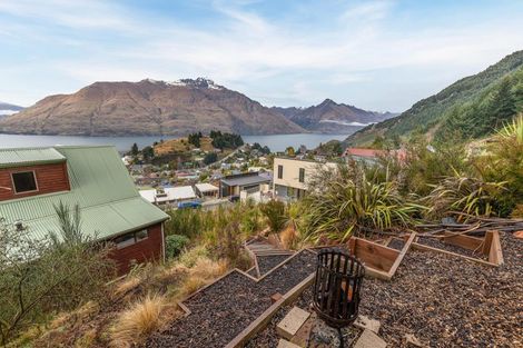 Photo of property in 7b Caples Place, Fernhill, Queenstown, 9300