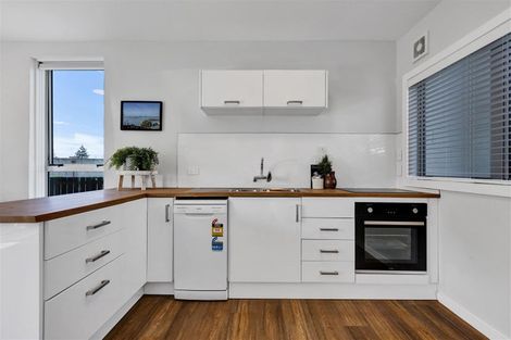 Photo of property in 38d Breakwater Road, Moturoa, New Plymouth, 4310