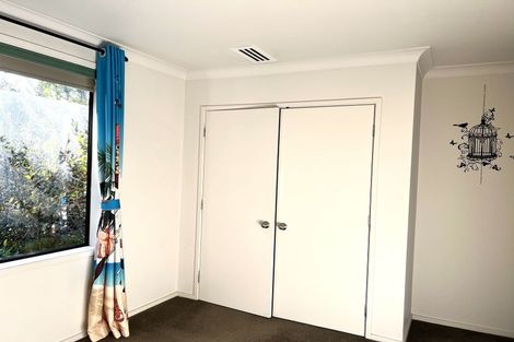 Photo of property in 13 Kimberly Grove, Greenhithe, Auckland, 0632