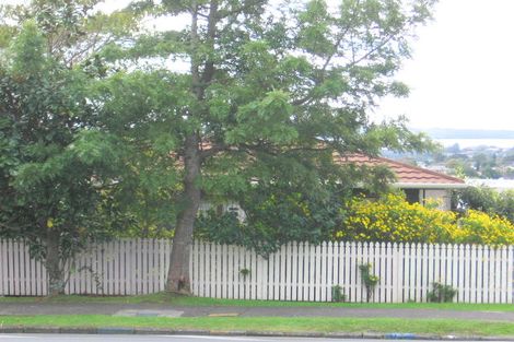 Photo of property in 1/59 West Coast Road, Glen Eden, Auckland, 0602
