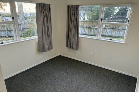 Photo of property in 14 Helena Street, Massey, Auckland, 0614