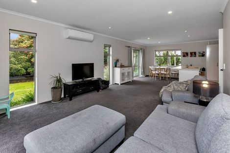 Photo of property in 4 Ishtar Place, One Tree Point, 0118