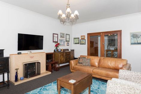 Photo of property in 40 Queen Street, Dannevirke, 4930