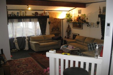 Photo of property in 17 Marne Grove, Waitangirua, Porirua, 5024