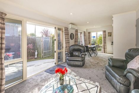 Photo of property in 395 Yaldhurst Road, Russley, Christchurch, 8042