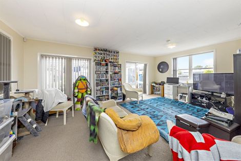 Photo of property in 136 Chichester Drive, Rosehill, Papakura, 2113