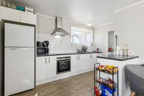 Photo of property in 2/77 Redcrest Avenue, Red Hill, Papakura, 2110