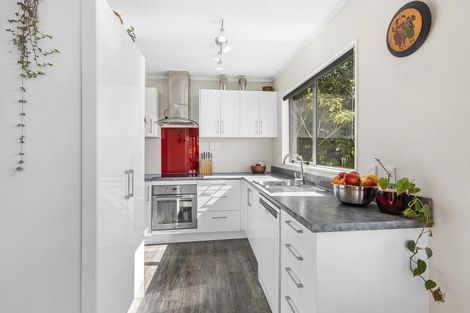 Photo of property in 4b Sarah Way, Crofton Downs, Wellington, 6035