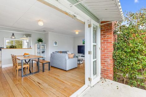 Photo of property in 41 Hanlon Crescent, Narrow Neck, Auckland, 0624