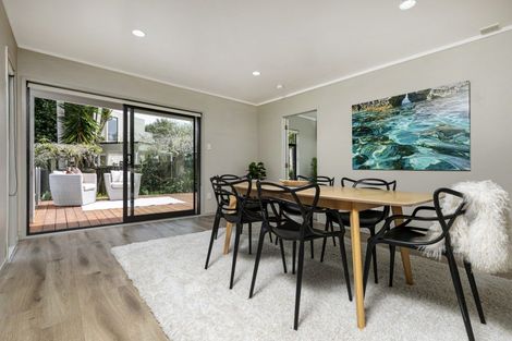 Photo of property in 33 Waipuia Place, Greenhithe, Auckland, 0632