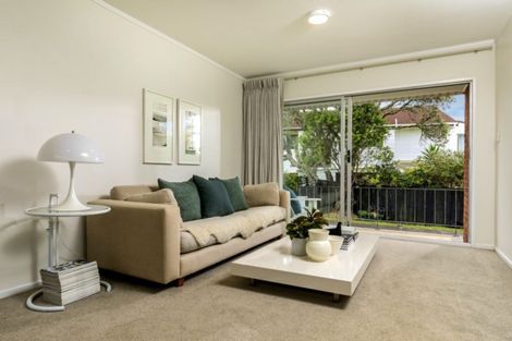 Photo of property in 2/134 Calliope Road, Stanley Point, Auckland, 0624