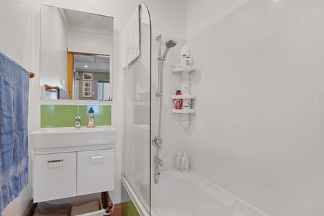 Photo of property in 39 Belt Road, Moturoa, New Plymouth, 4310