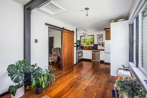 Photo of property in 18 Sidlaw Street, Strathmore Park, Wellington, 6022