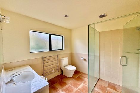 Photo of property in 2b Spencer Road, Pinehill, Auckland, 0632