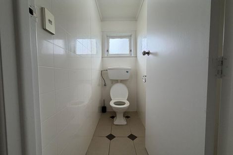 Photo of property in 95 View Road, Henderson, Auckland, 0612