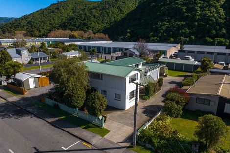 Photo of property in 48 Beach Road, Waikawa, Picton, 7220