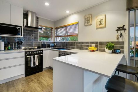 Photo of property in 2/23 Rawhiti Road, Manly, Whangaparaoa, 0930