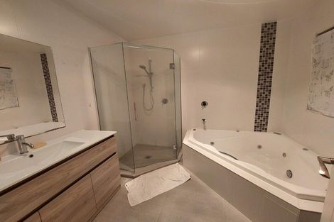 Photo of property in 6 Hilton Close, Fairview Heights, Auckland, 0632