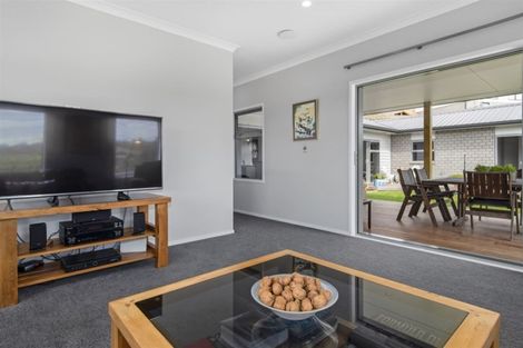Photo of property in 111 Oteki Park Drive, Welcome Bay, Tauranga, 3112