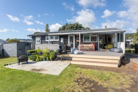 Photo of property in 114 Chartwell Avenue, Whangamata, 3620