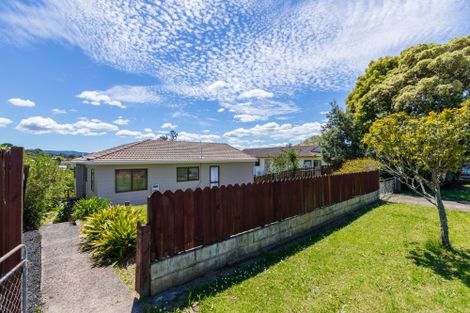 Photo of property in 17 Adam Sunde Place, Glen Eden, Auckland, 0602