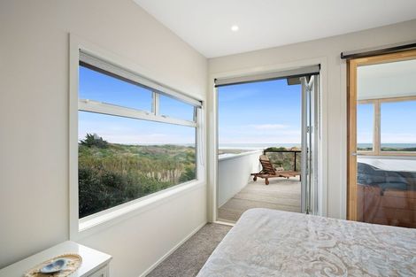 Photo of property in 5 Somerset Grove, Waitarere Beach, Levin, 5510