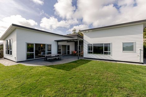 Photo of property in 17 Botany Lane, Whitby, Porirua, 5024