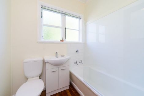 Photo of property in 32 Parata Street, Hokowhitu, Palmerston North, 4410