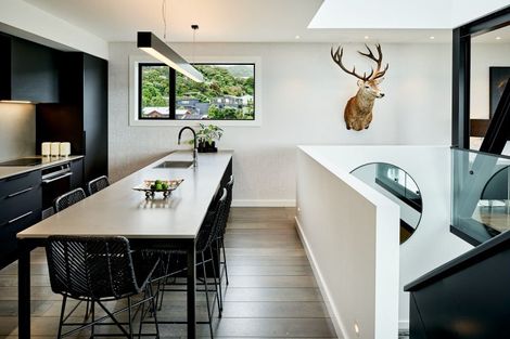 Photo of property in 5 Howard Road, Point Howard, Lower Hutt, 5013